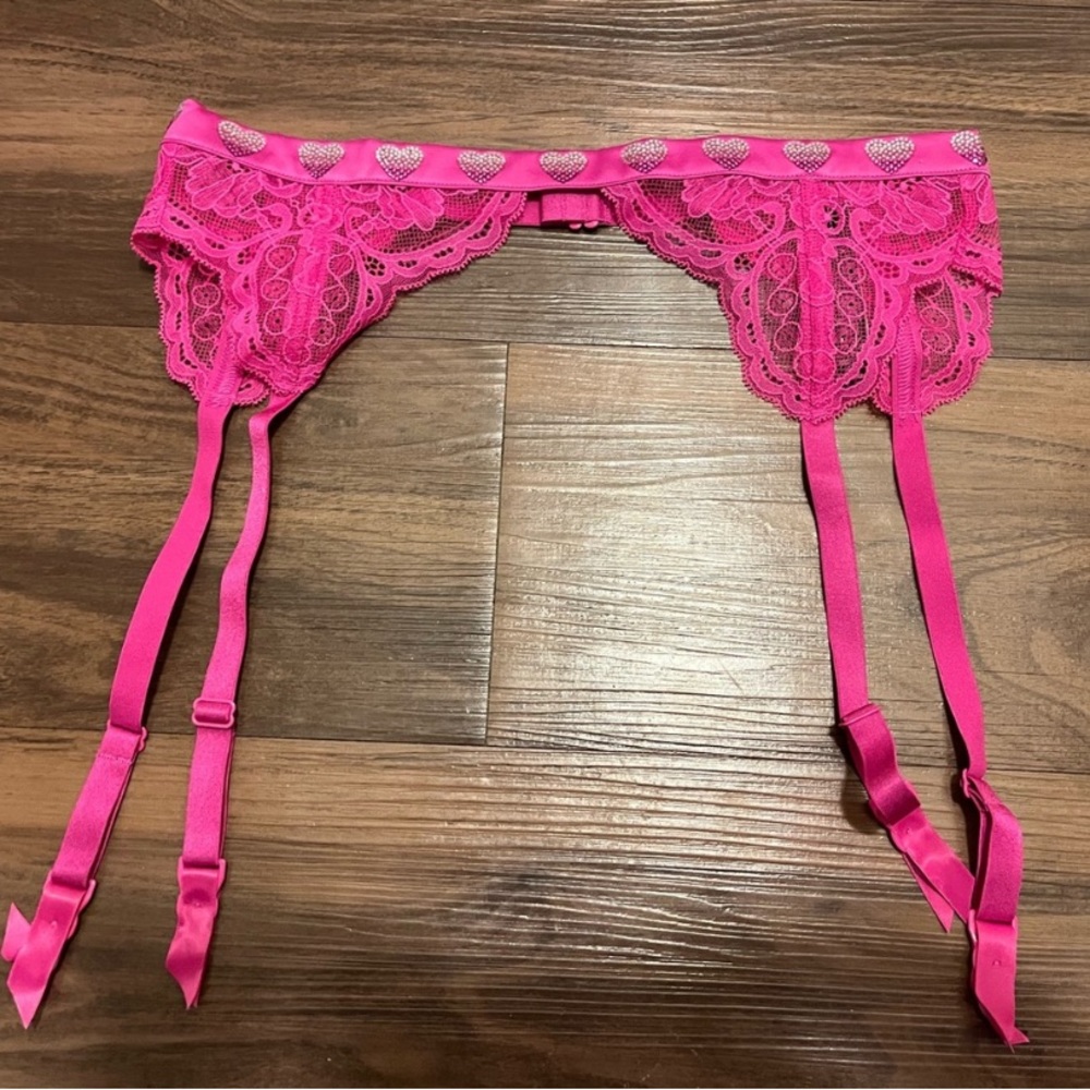 Victoria’s Secret Heart Shine Strap Garter Belt